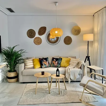 Homely Malaga Larios Exterior photo