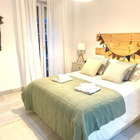 Homely Malaga Larios Exterior photo