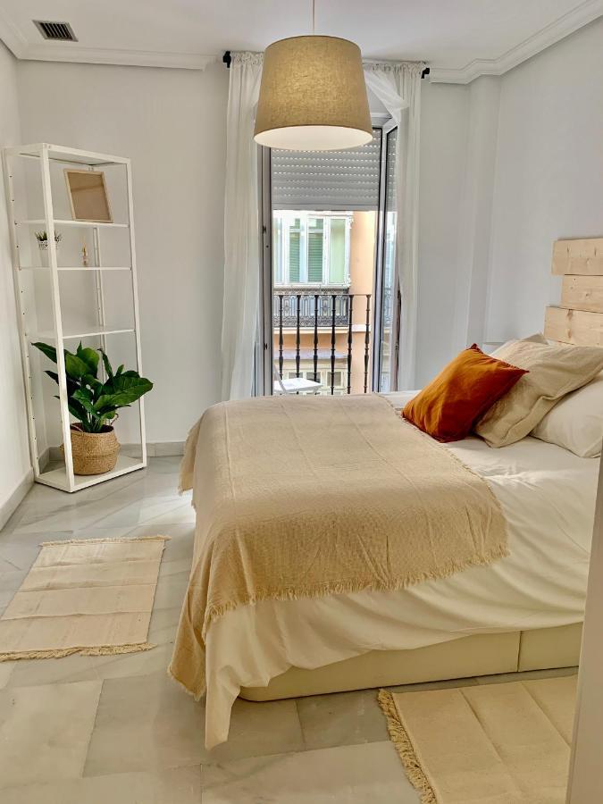 Homely Larios * Malaga
